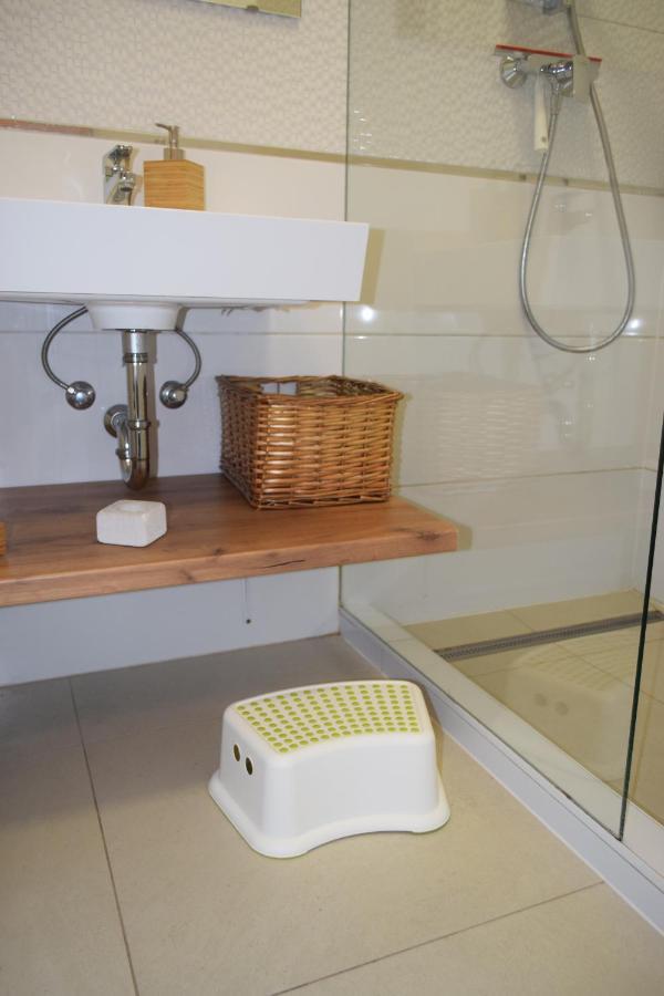 גיור Cozy Apartment In The Downtown מראה חיצוני תמונה