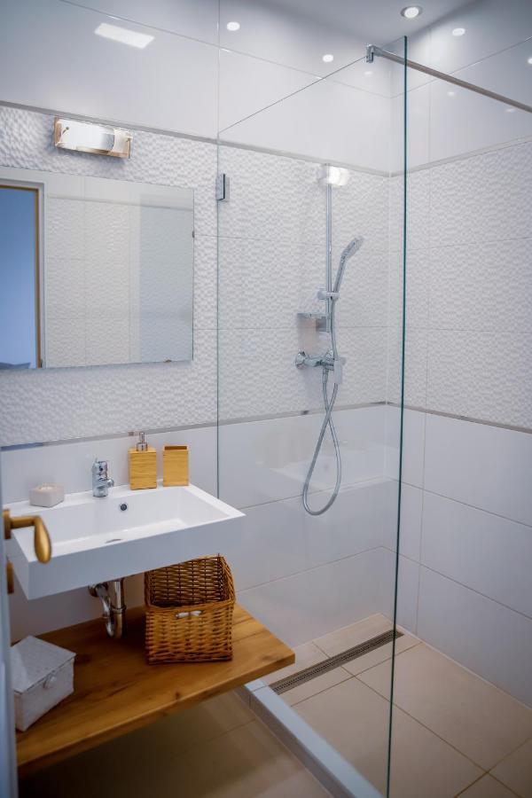 גיור Cozy Apartment In The Downtown מראה חיצוני תמונה